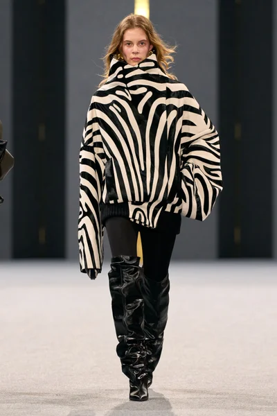 Look 35